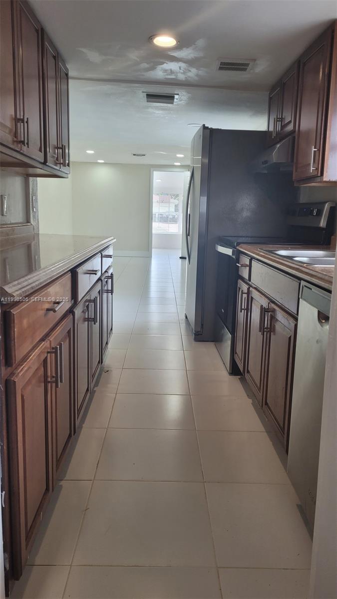 SOUTH HOLLYWOOD AMD PLAT - Residential Lease
