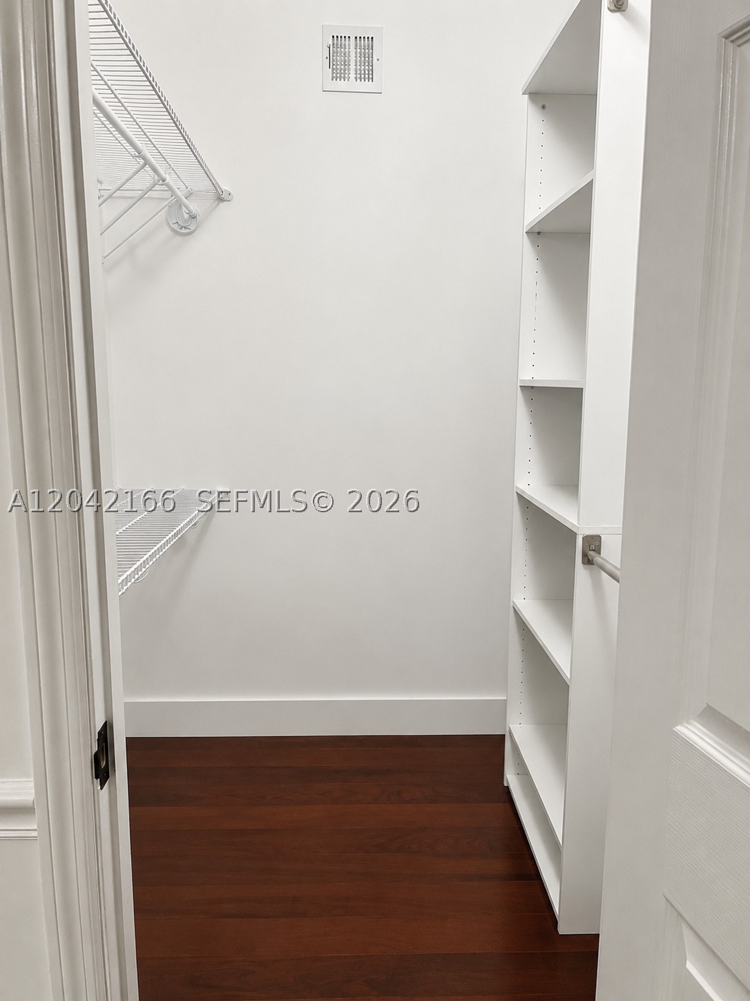 Marquesa Condo - Residential