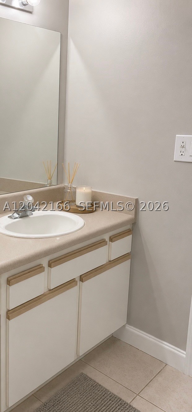 Marquesa Condo - Residential