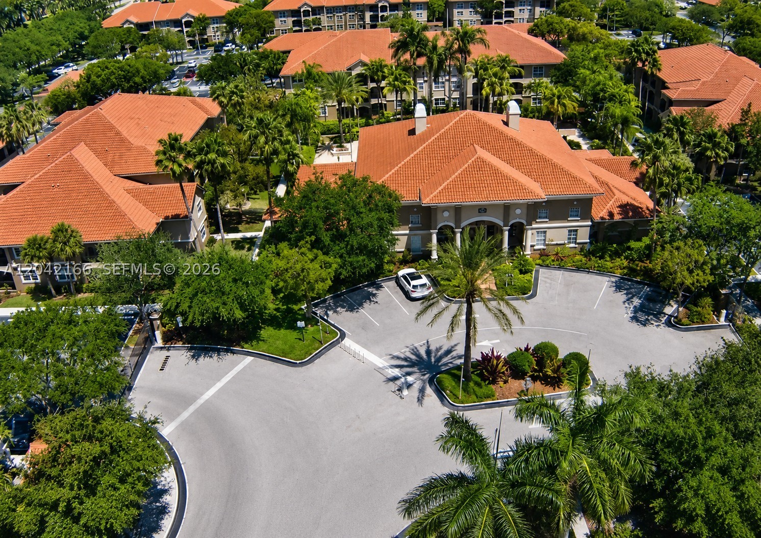 Marquesa Condo - Residential
