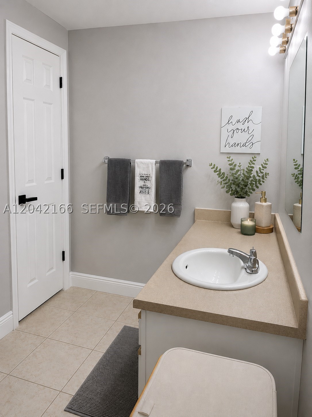 Marquesa Condo - Residential