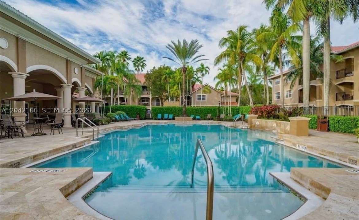 Marquesa Condo - Residential