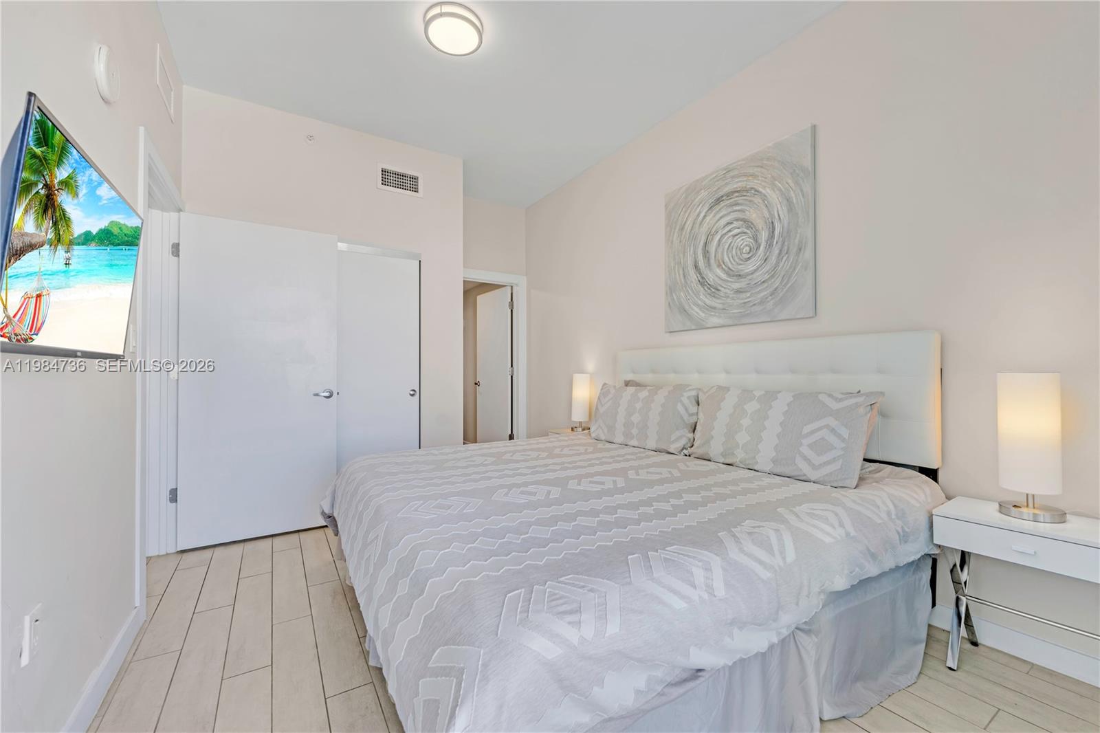 26 EDGEWATER CONDO - Residential Lease