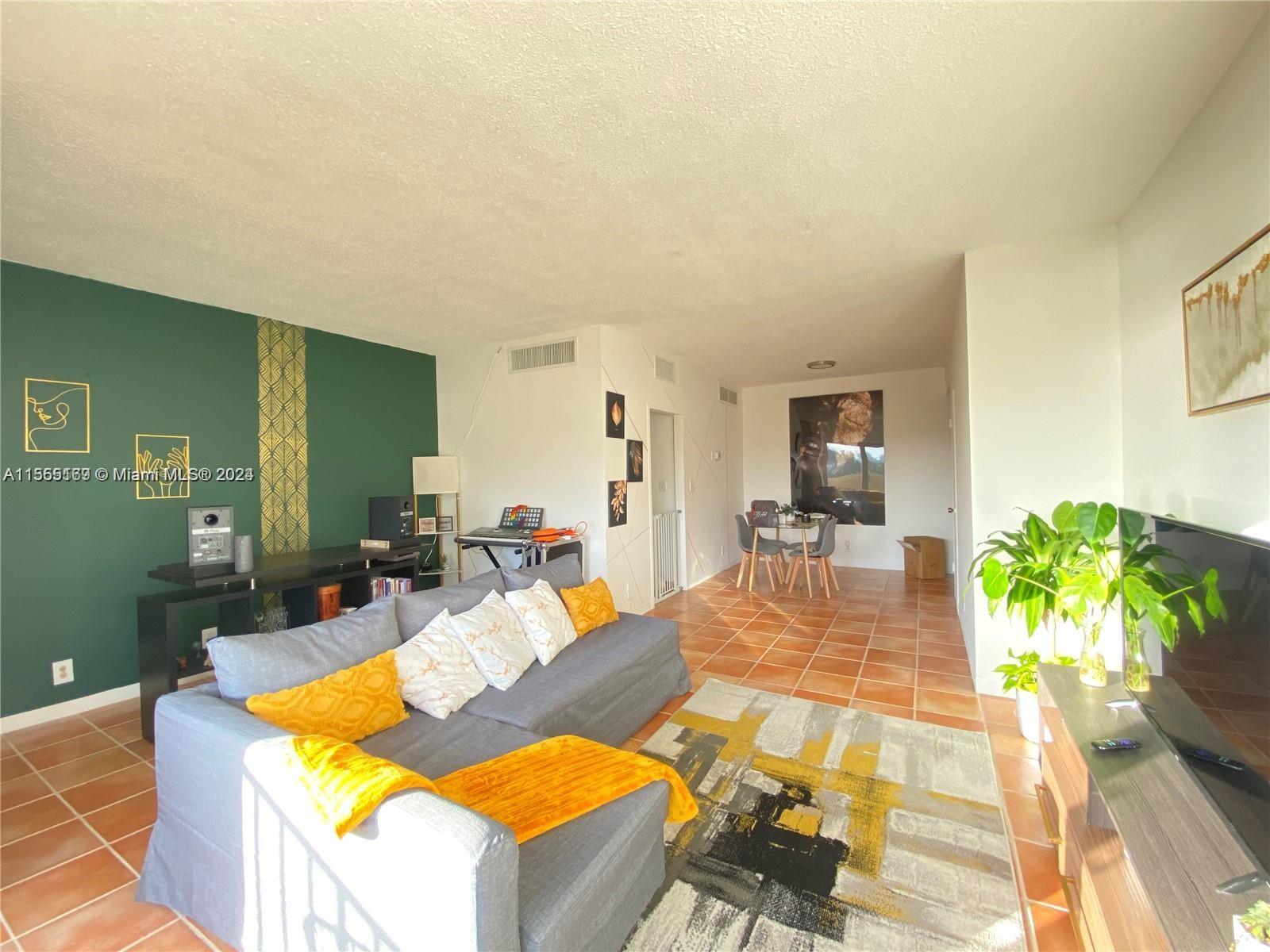 CLIPPER CONDO NO 1 - Residential Lease