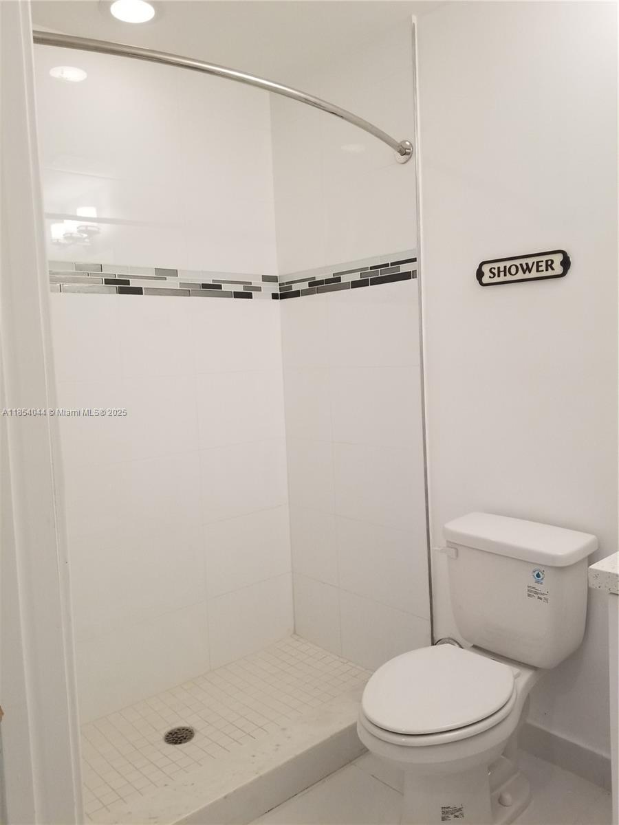 WEITZER AVENTURA PLACE CO - Residential