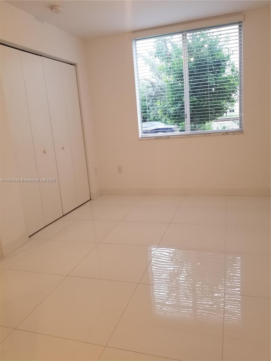 WEITZER AVENTURA PLACE CO - Residential