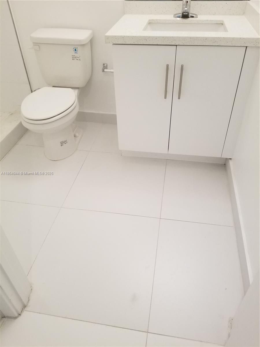 WEITZER AVENTURA PLACE CO - Residential
