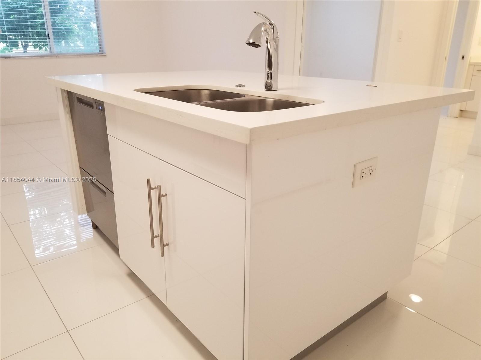 WEITZER AVENTURA PLACE CO - Residential