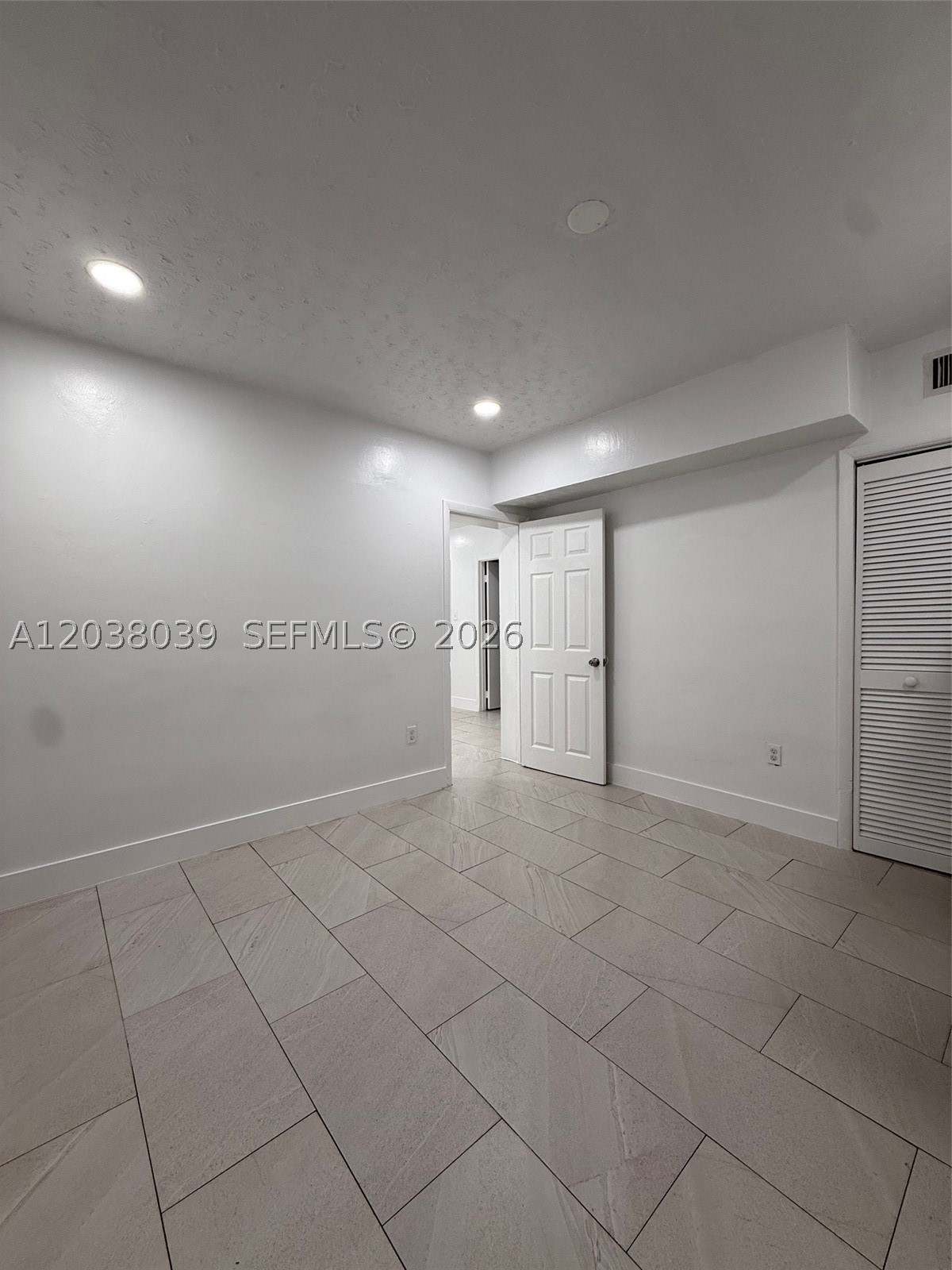 PARKWOOD TERRACE - Residential Lease