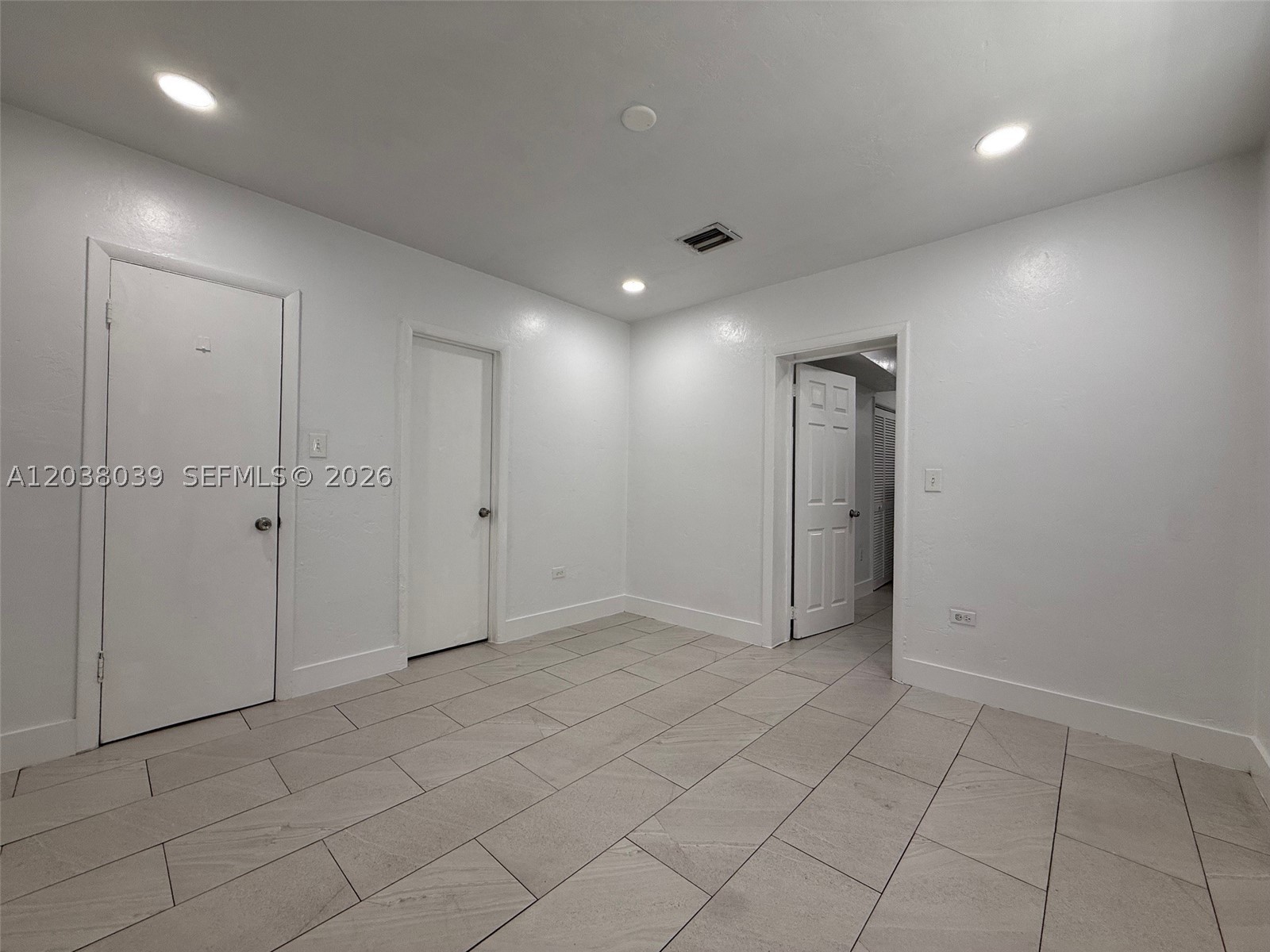 PARKWOOD TERRACE - Residential Lease