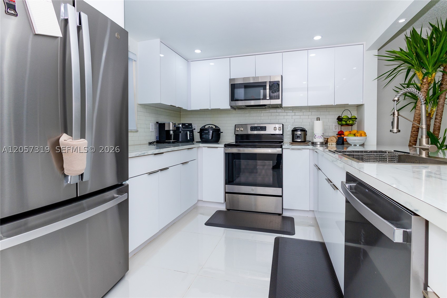 PLANTATION PINES PHASE 1 - Residential