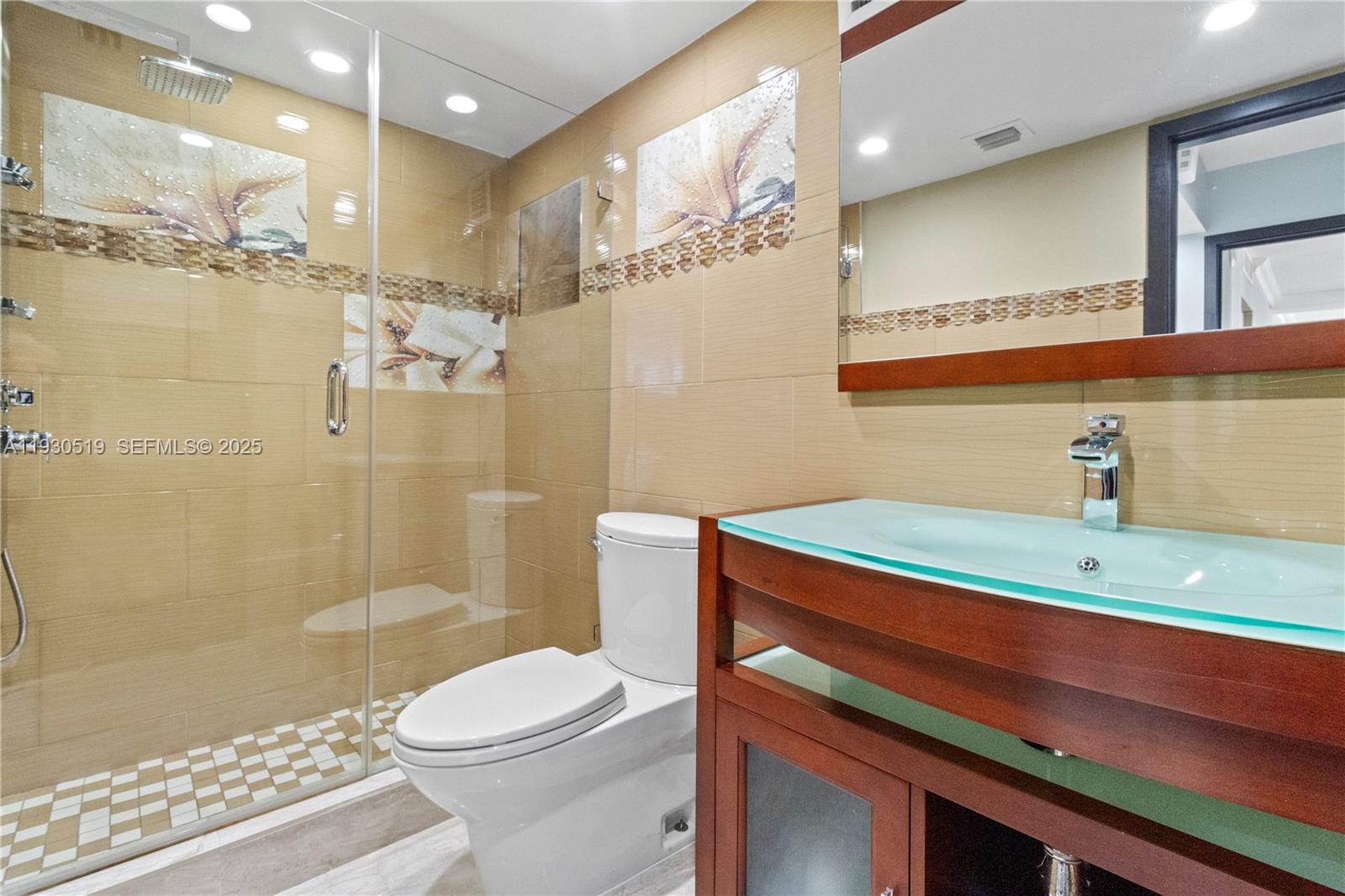 LA MER ESTATES WEST CONDO - Residential