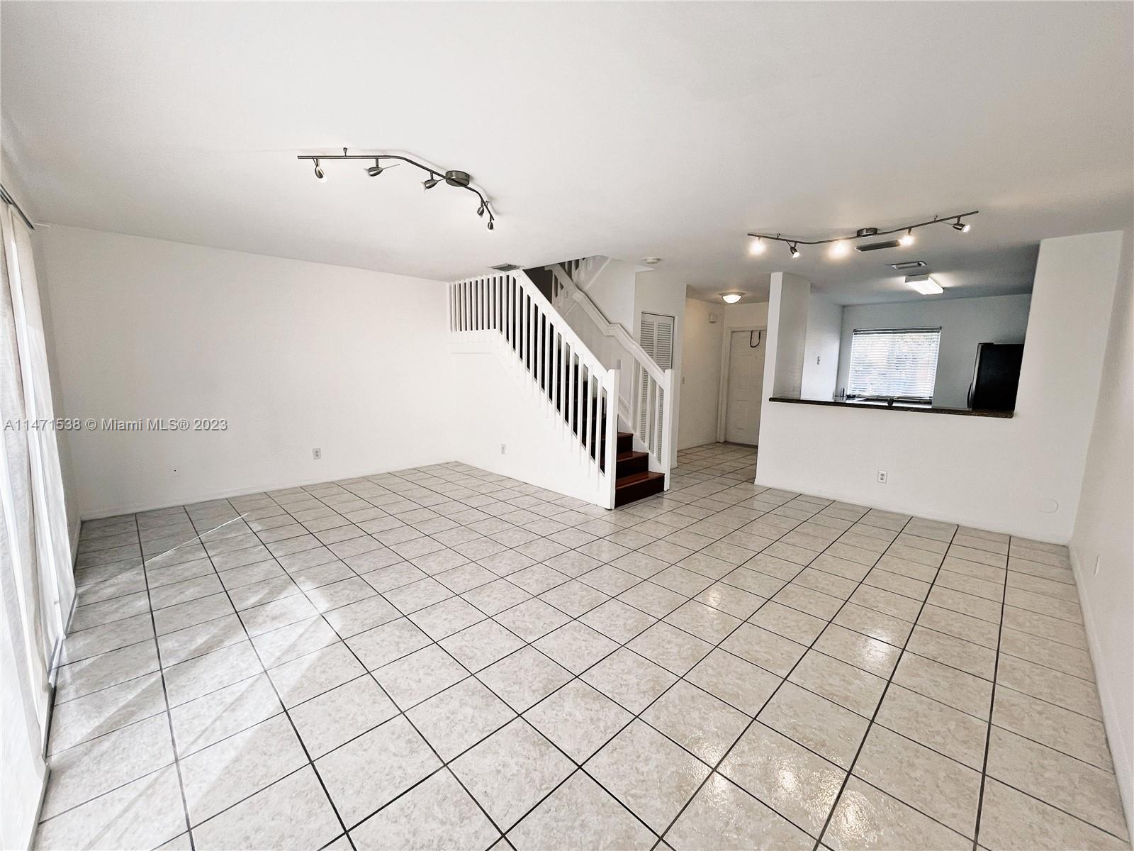 CHAPEL TRAIL II - Residential Lease
