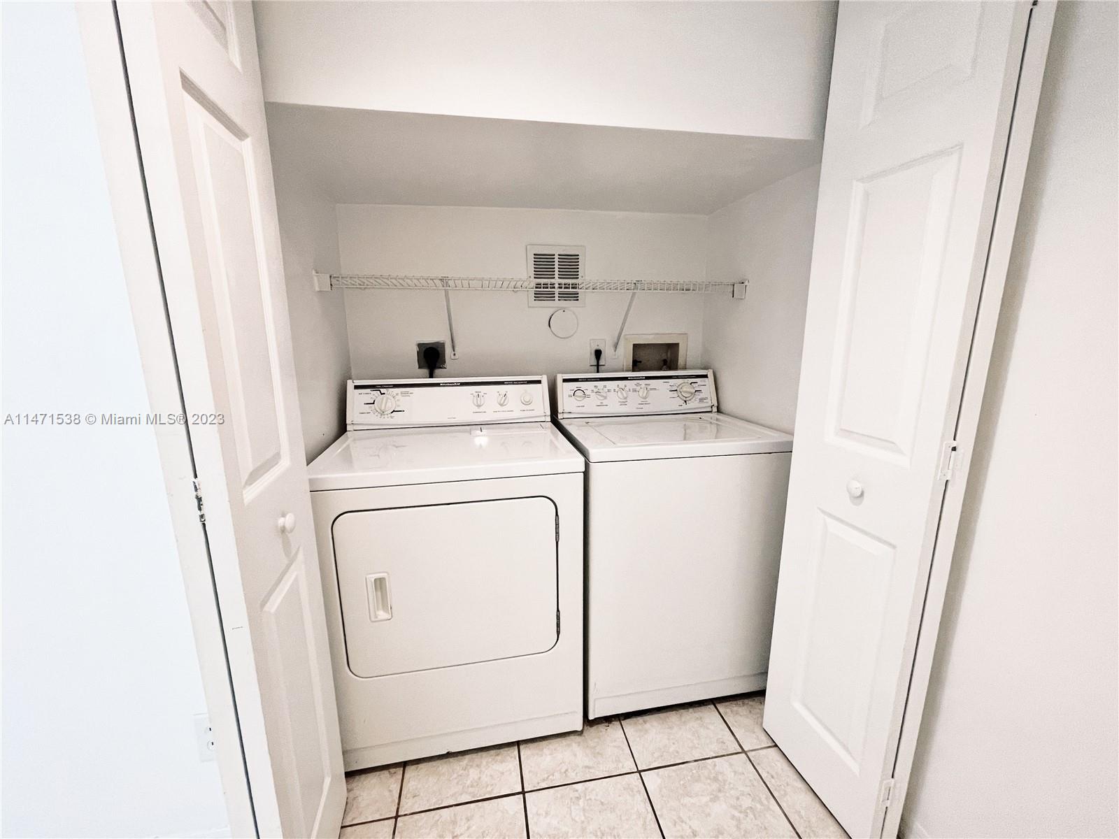 CHAPEL TRAIL II - Residential Lease