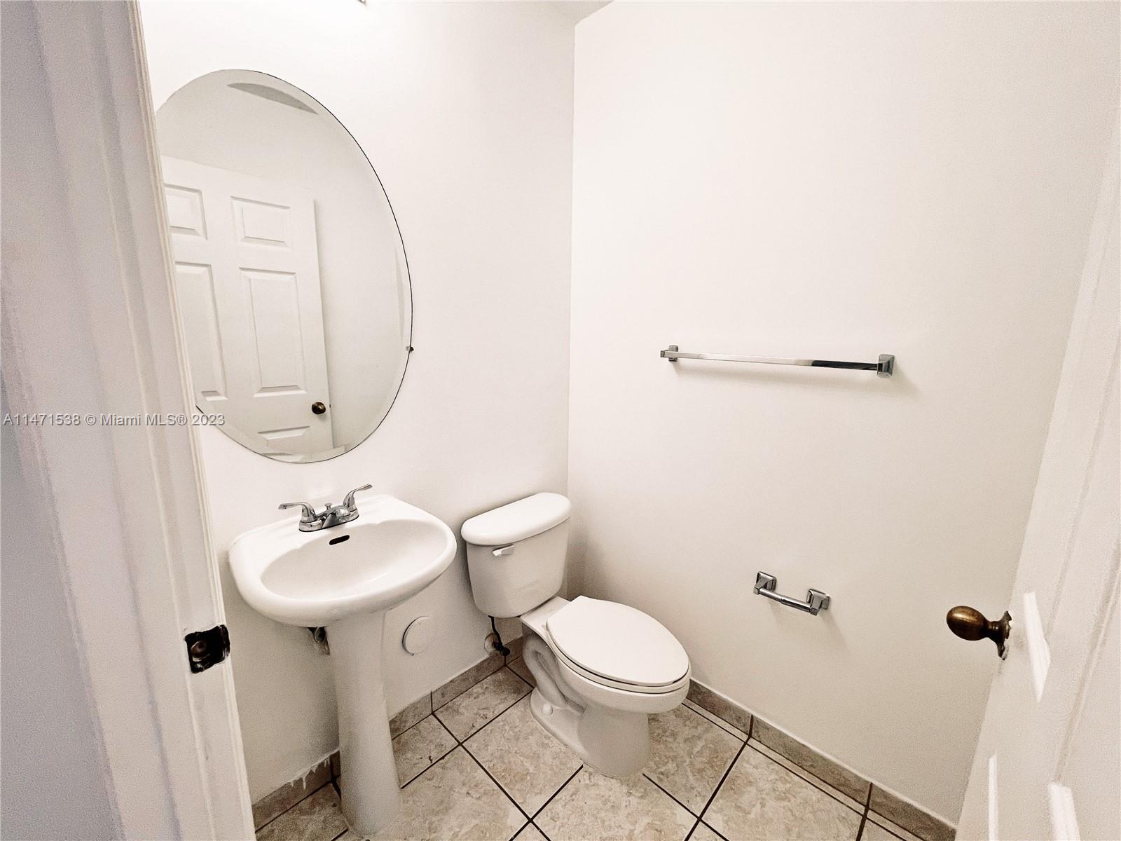CHAPEL TRAIL II - Residential Lease
