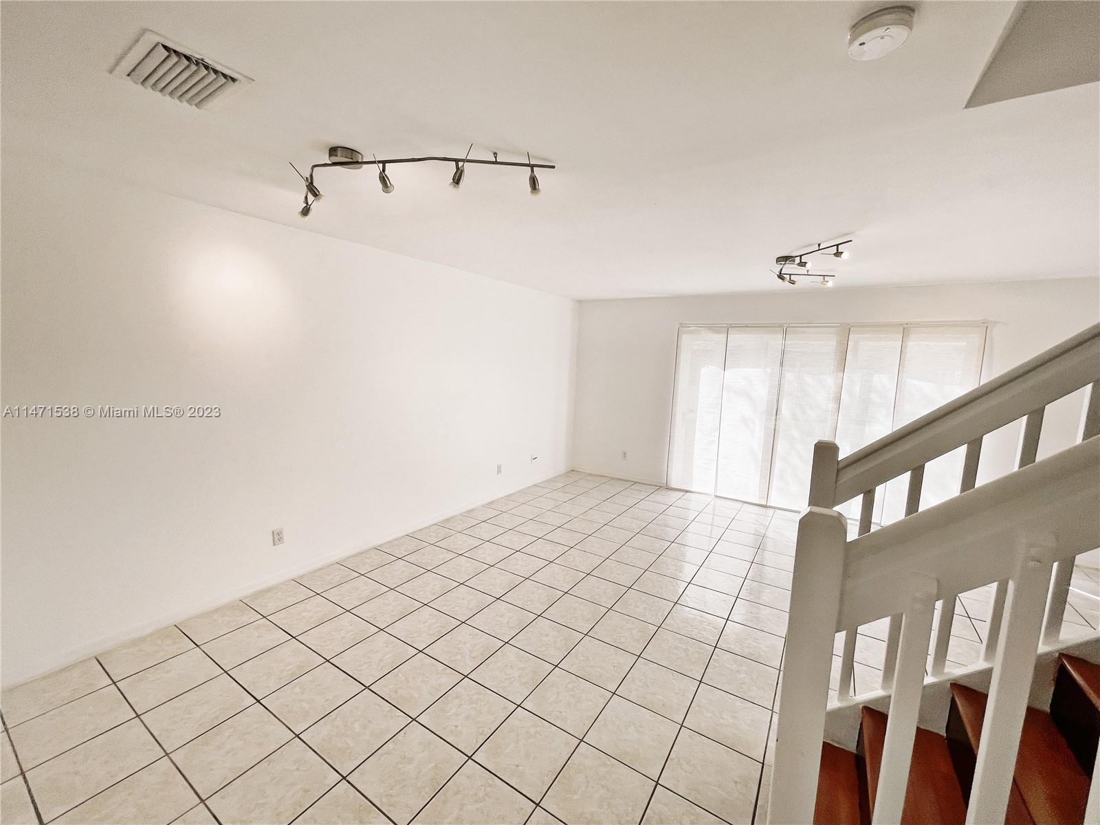 CHAPEL TRAIL II - Residential Lease