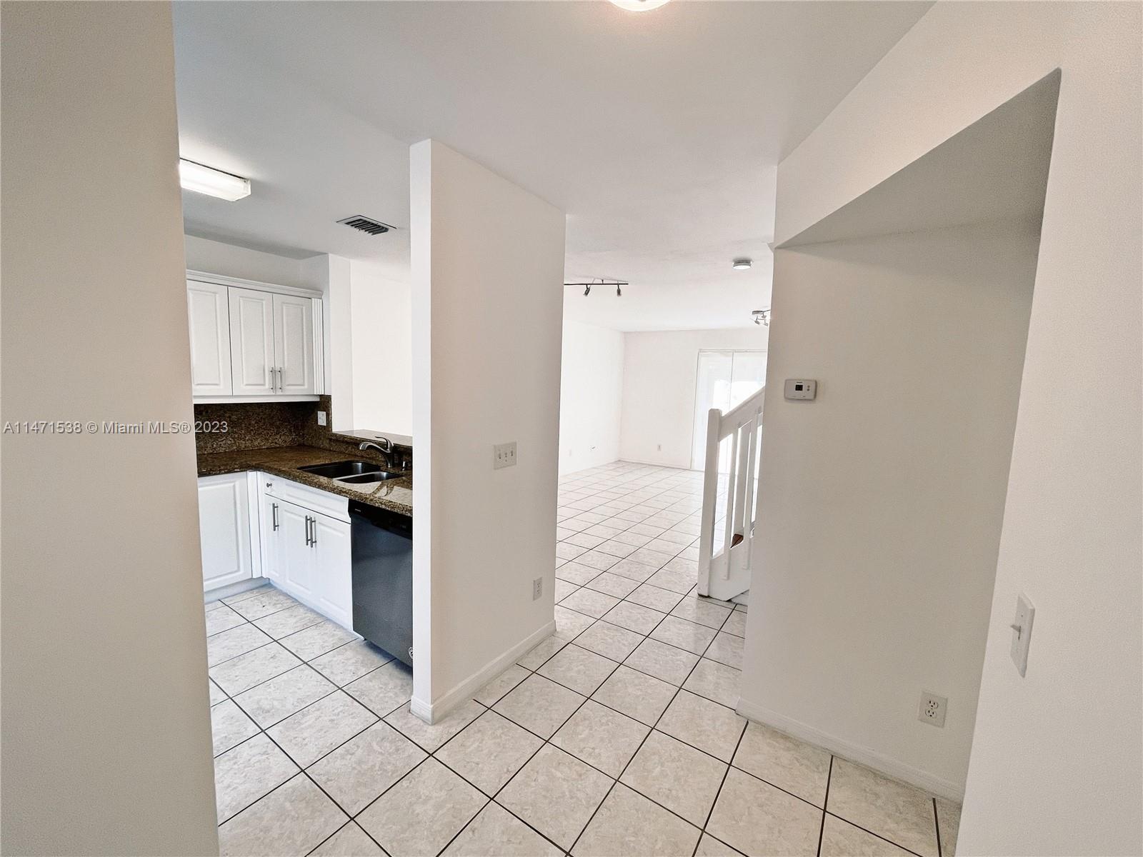 CHAPEL TRAIL II - Residential Lease