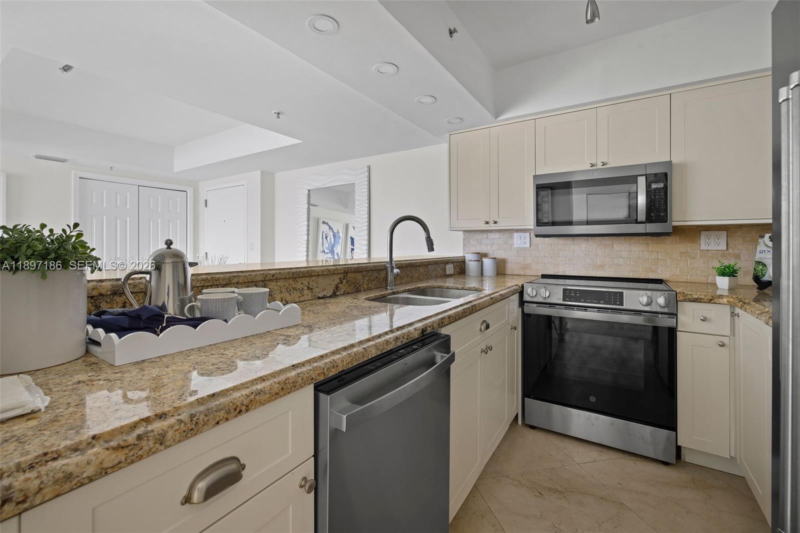 THE FLORIDIAN CONDO - Residential