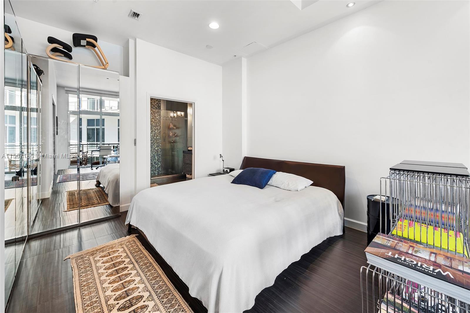 THE MERIDIAN CONDO - Residential