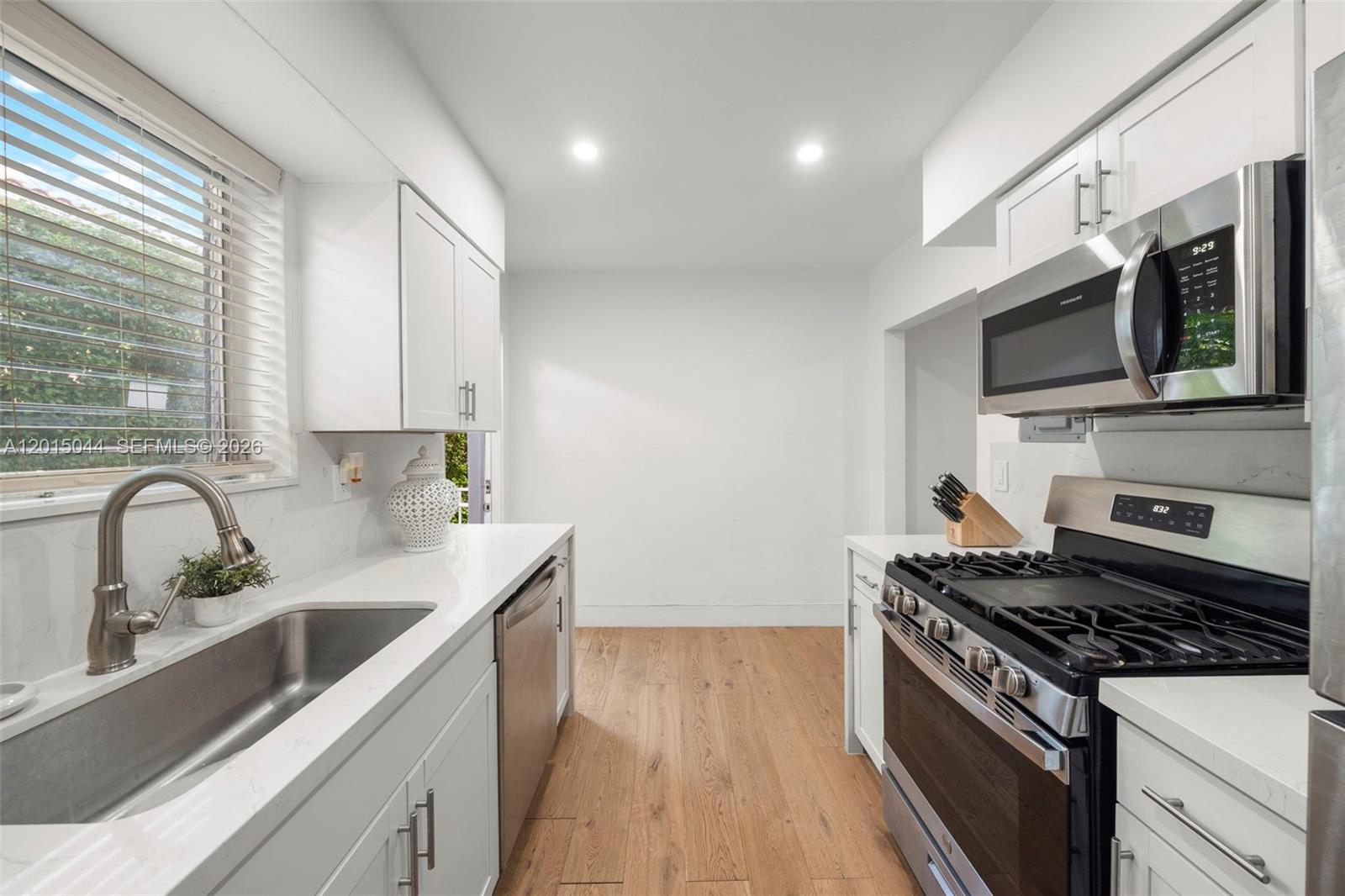 REX GARDENS CONDO - Residential