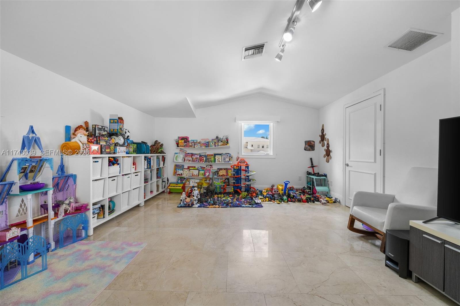 G B VILLAS - Residential