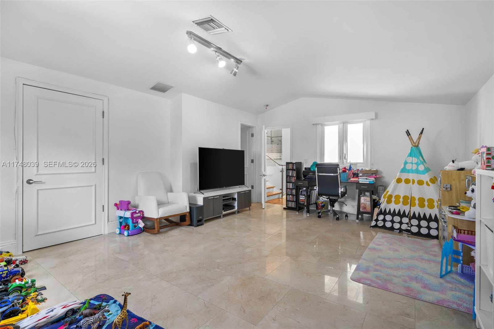 G B VILLAS - Residential