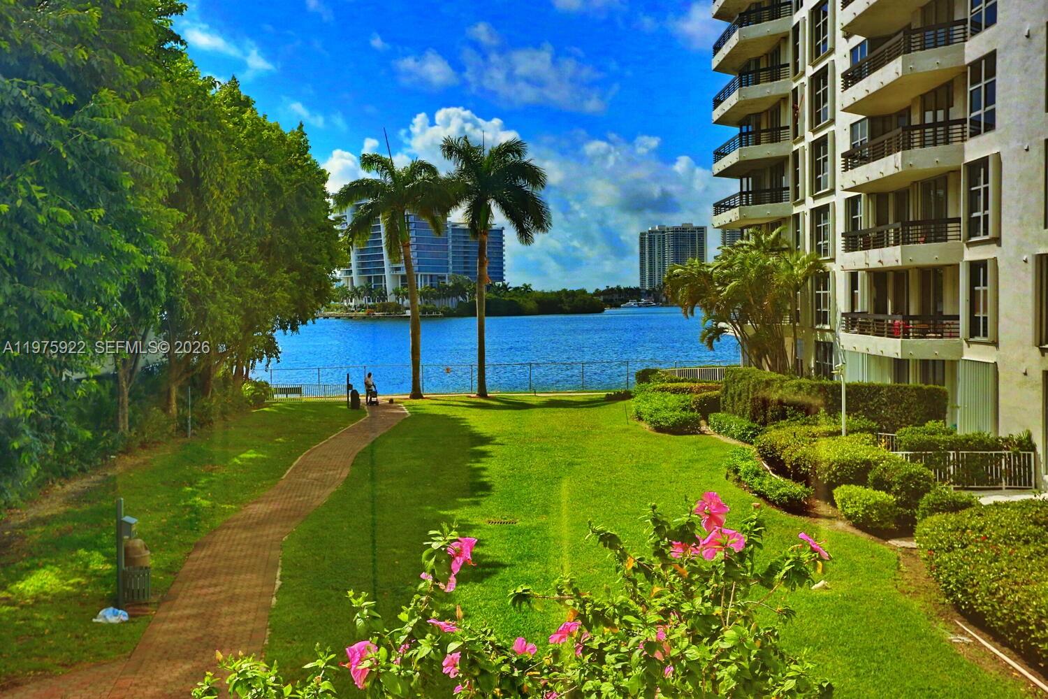 MYSTIC POINTE TOWER 500 C - Residential