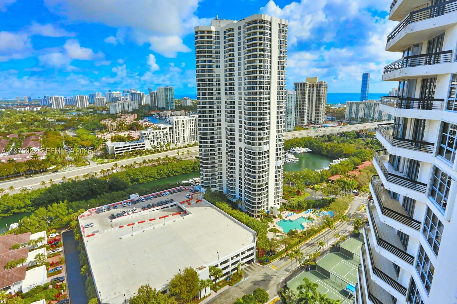 MYSTIC POINTE TOWER 500 C - Residential
