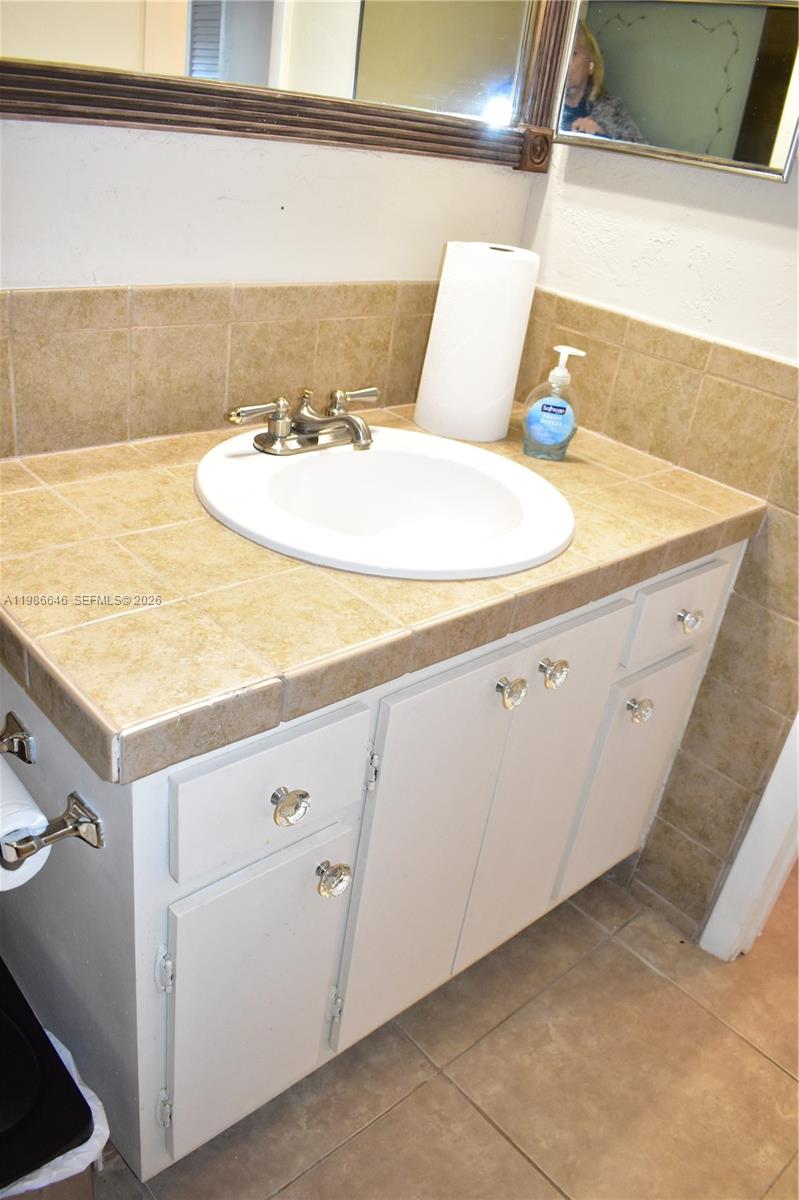 SUNRISE LAKES 125 CONDO - Residential