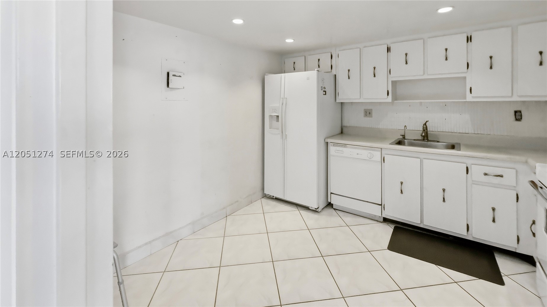 WINSTON TOWERS 500 CONDO - Residential
