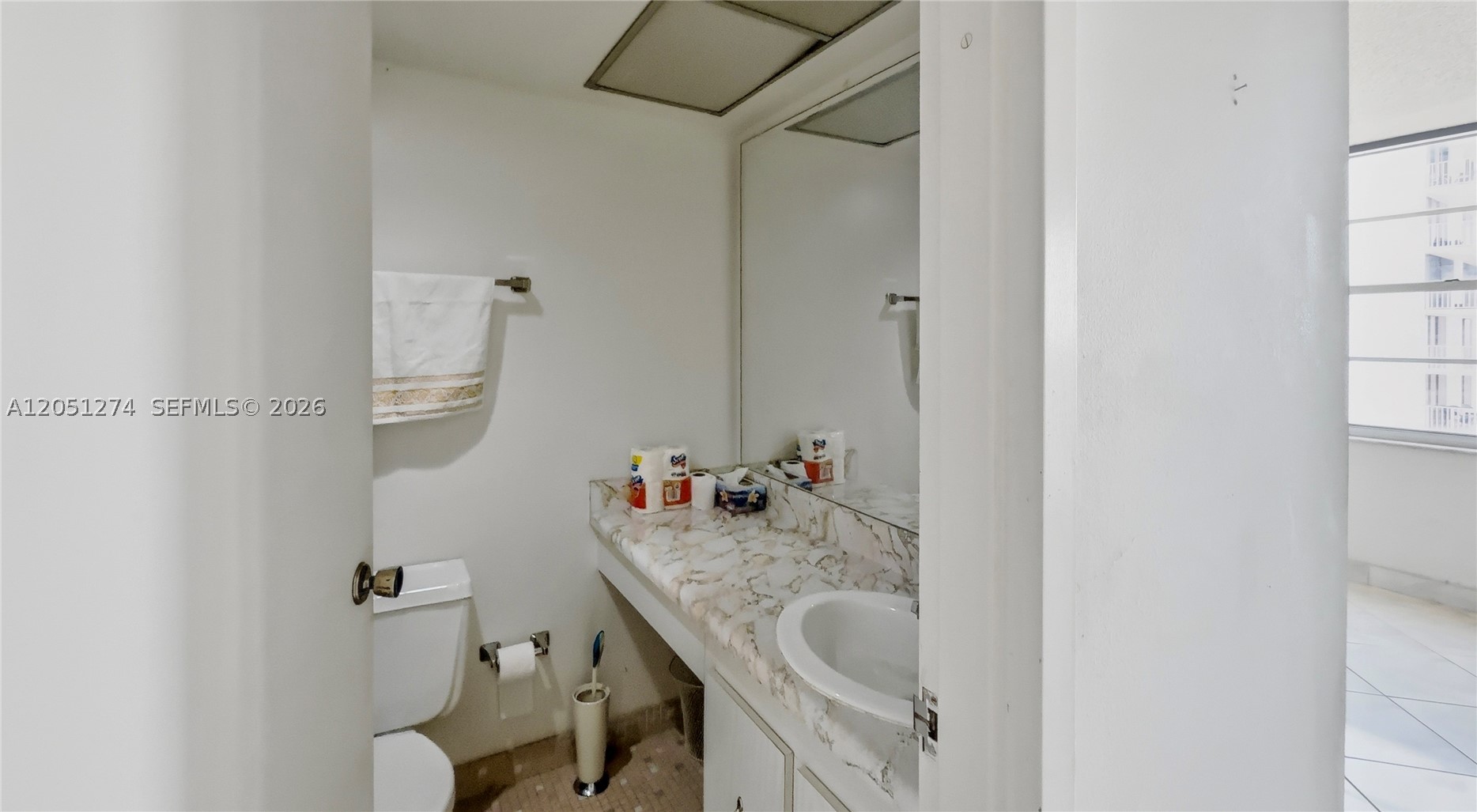 WINSTON TOWERS 500 CONDO - Residential