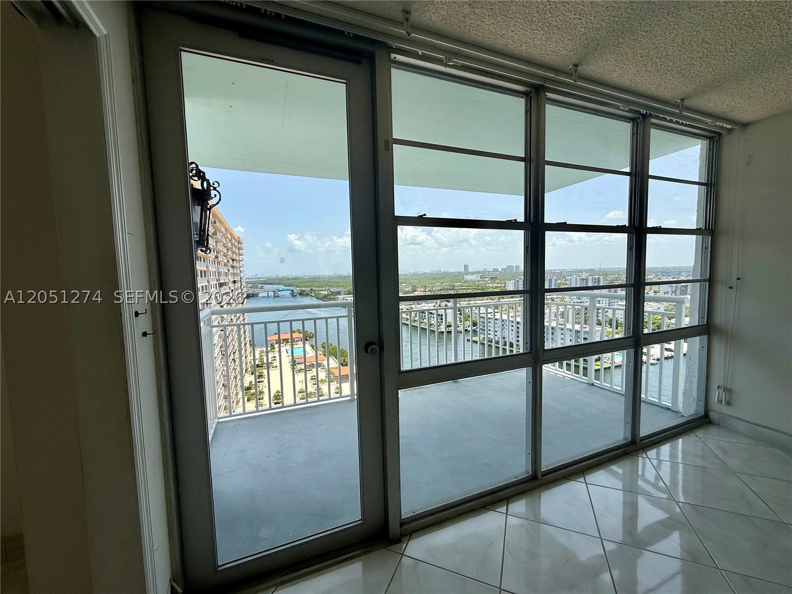 WINSTON TOWERS 500 CONDO - Residential
