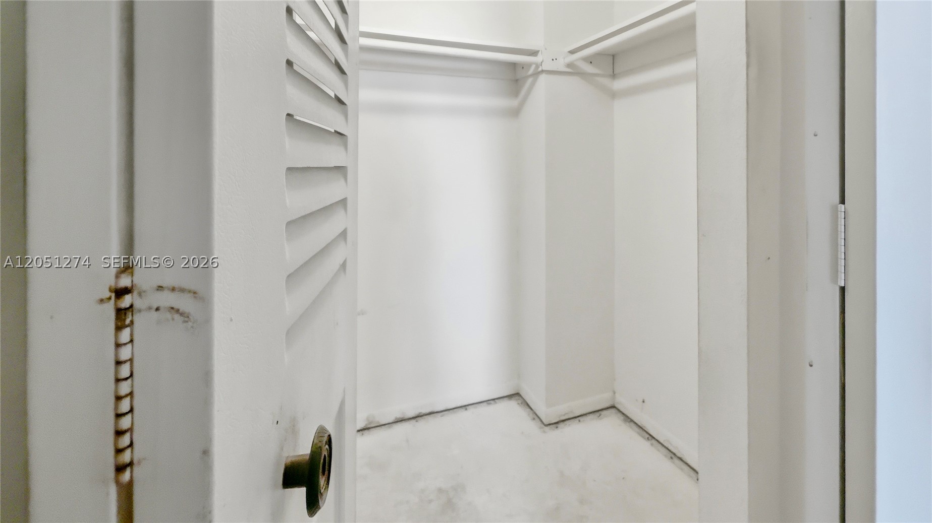 WINSTON TOWERS 500 CONDO - Residential