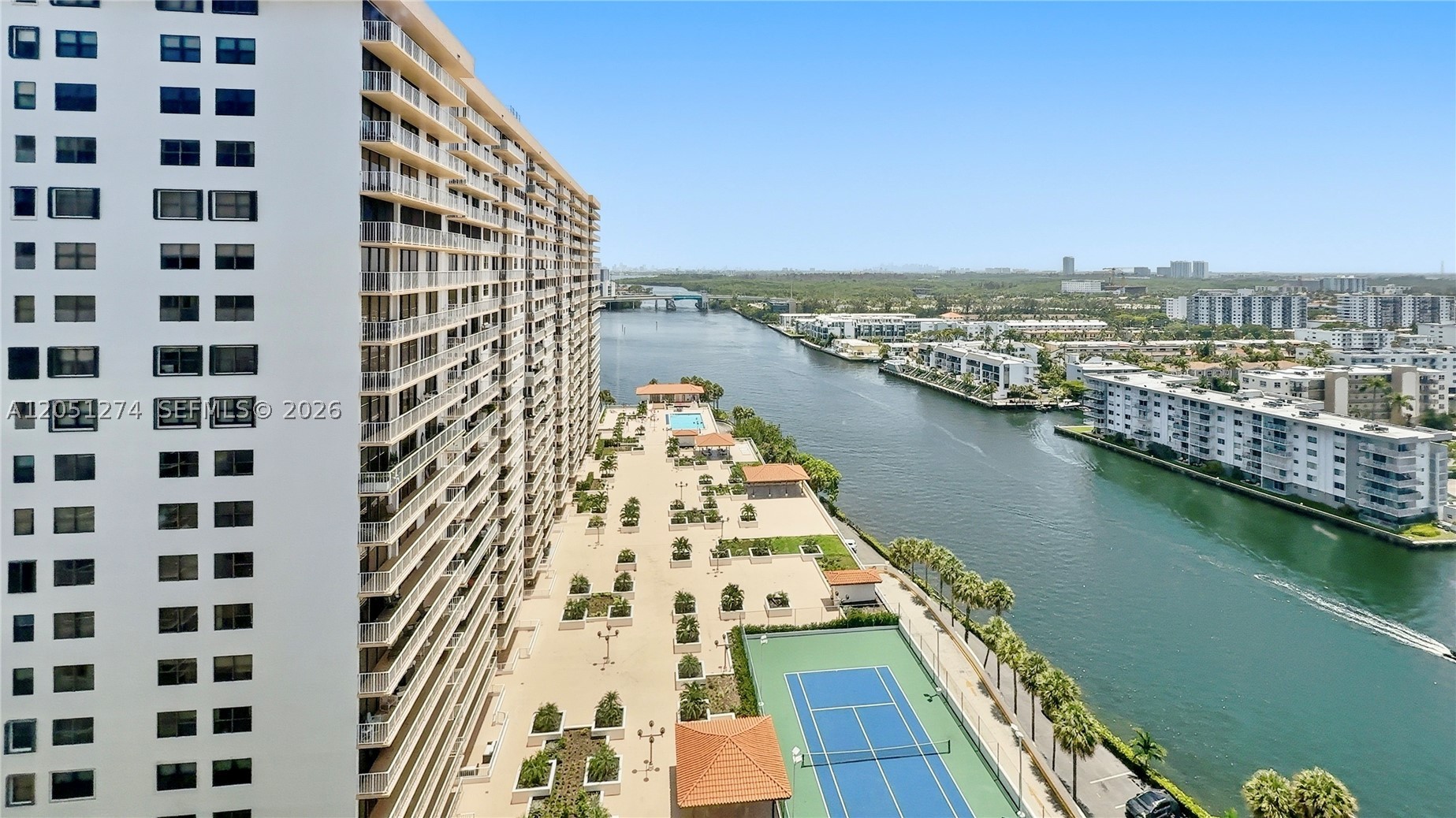 WINSTON TOWERS 500 CONDO - Residential