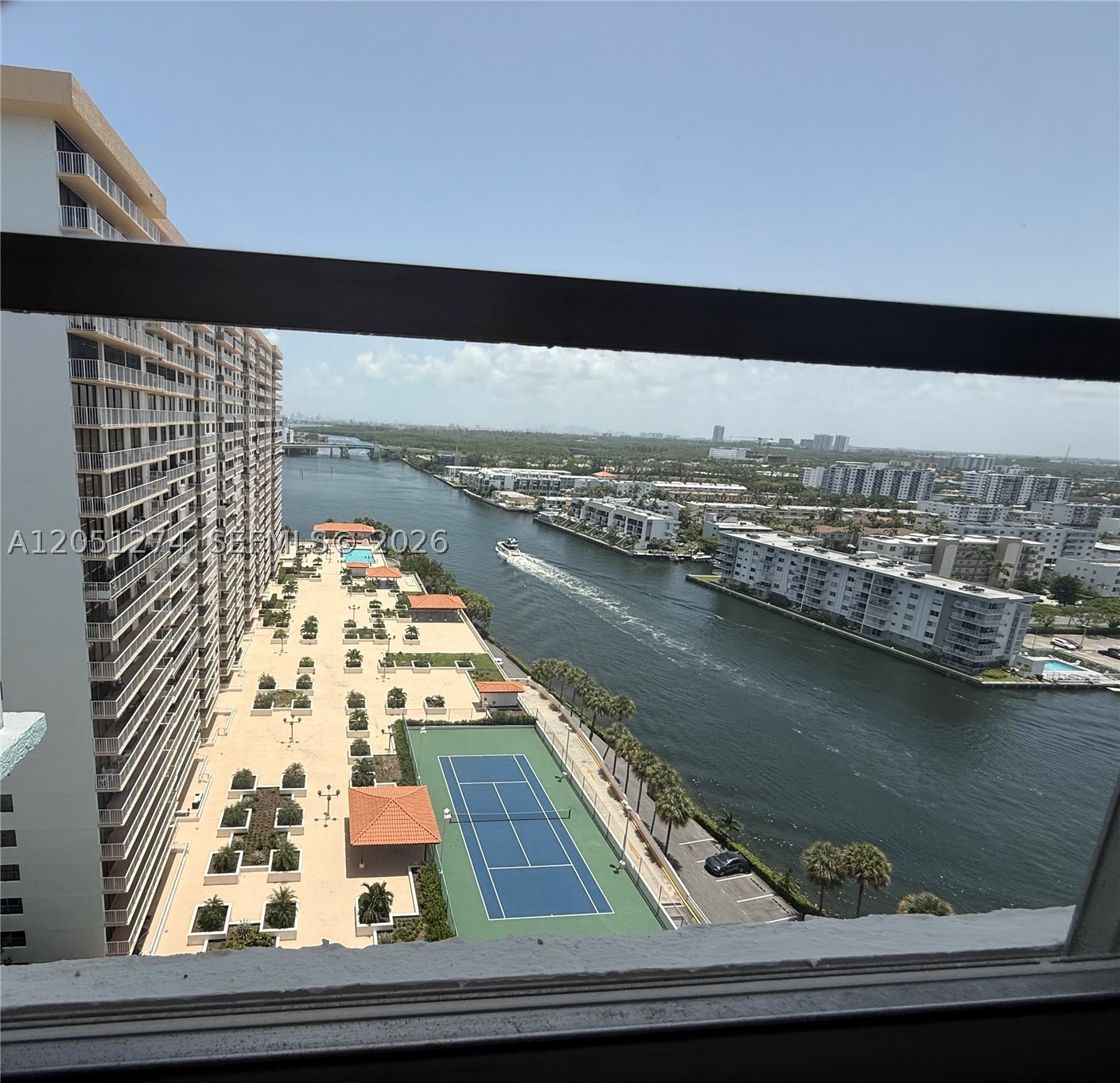 WINSTON TOWERS 500 CONDO - Residential