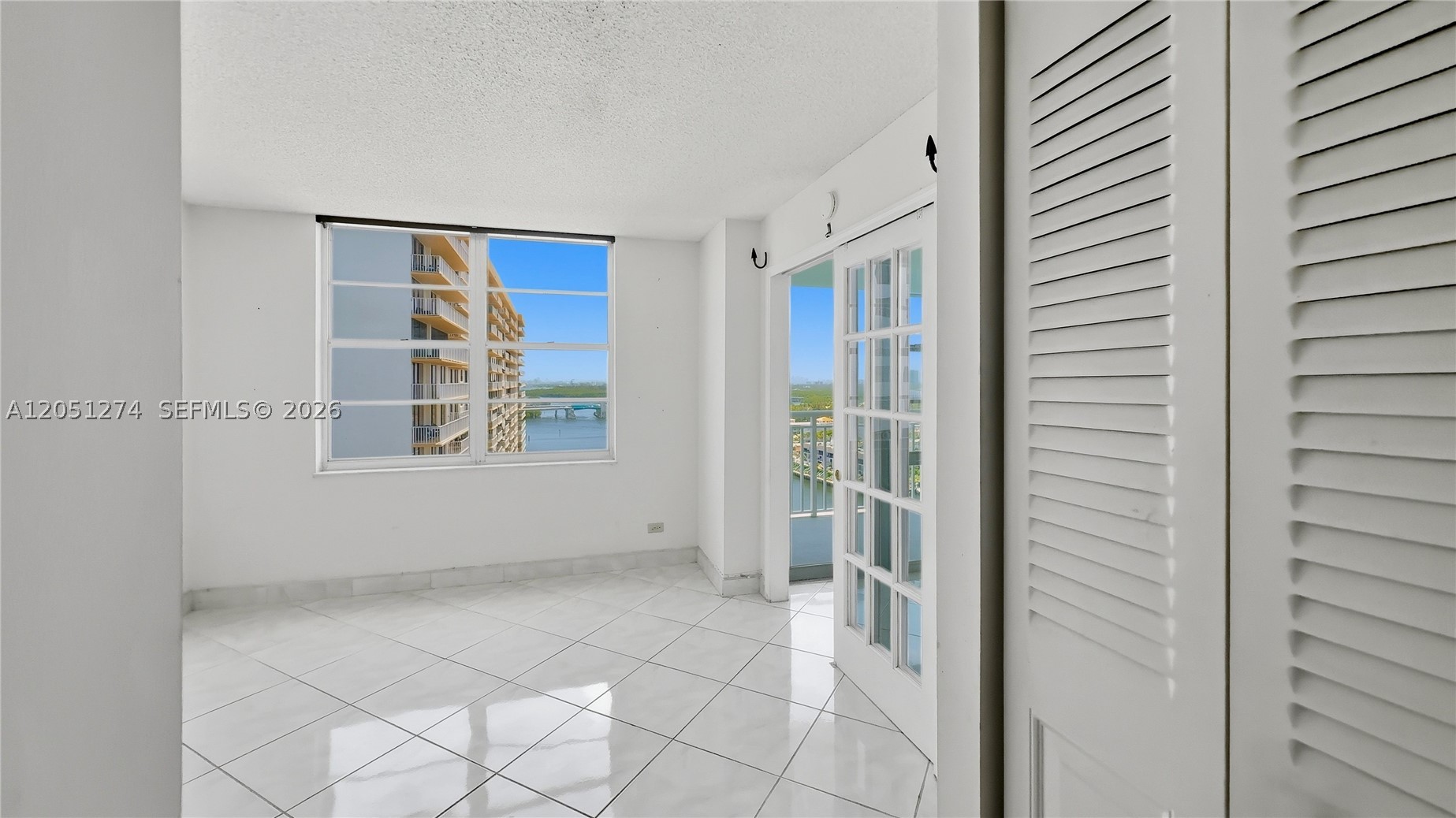 WINSTON TOWERS 500 CONDO - Residential