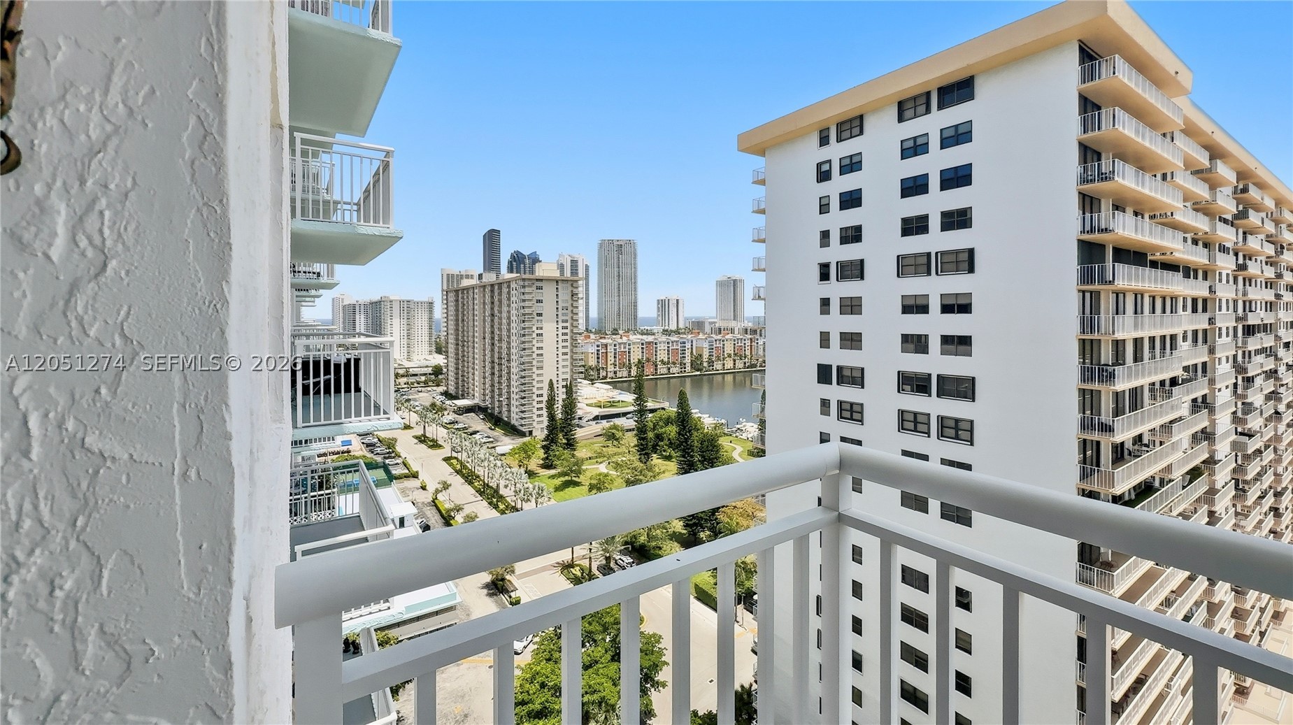 WINSTON TOWERS 500 CONDO - Residential