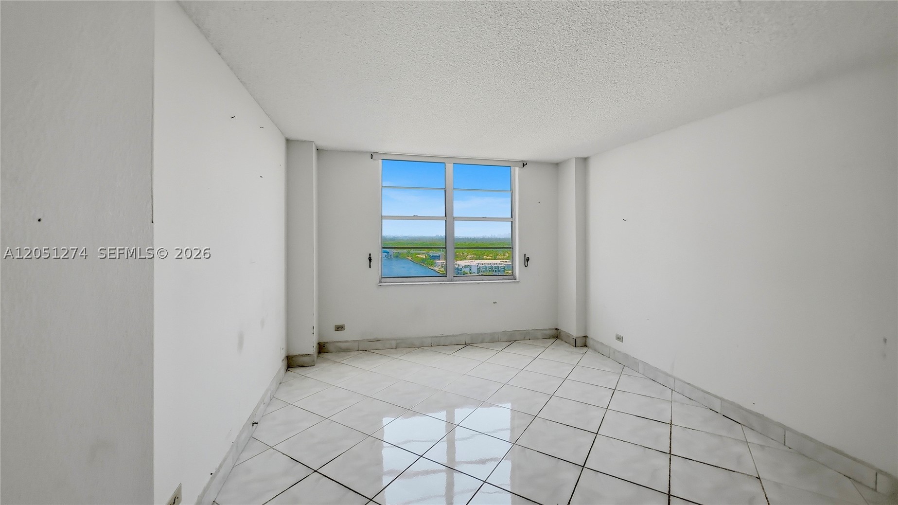 WINSTON TOWERS 500 CONDO - Residential
