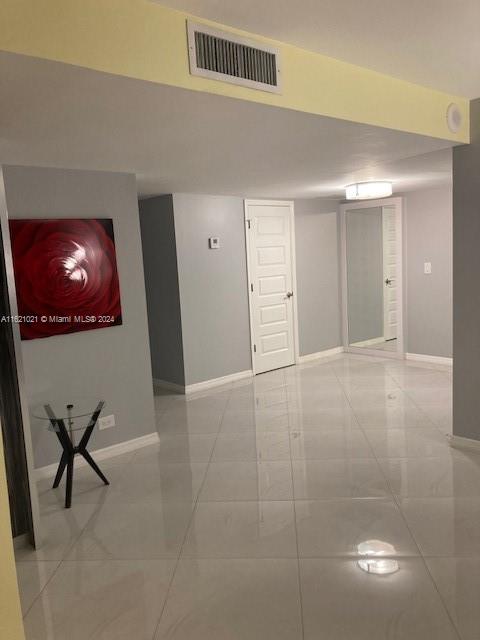 WINSTON TOWERS 200 - Residential Lease
