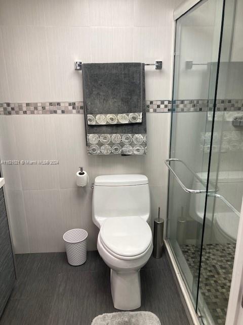 WINSTON TOWERS 200 - Residential Lease