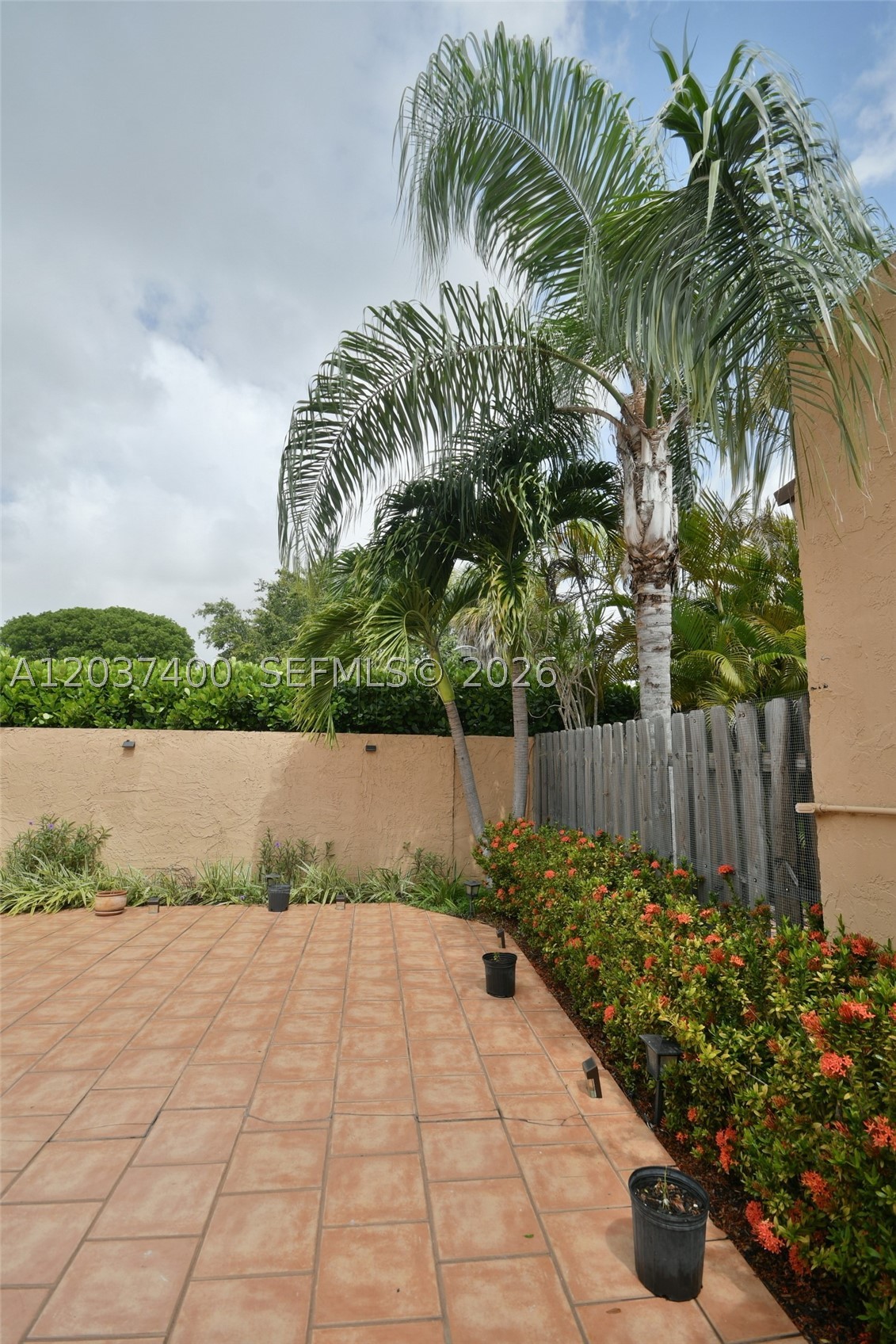 BRIAR LAKE - Residential