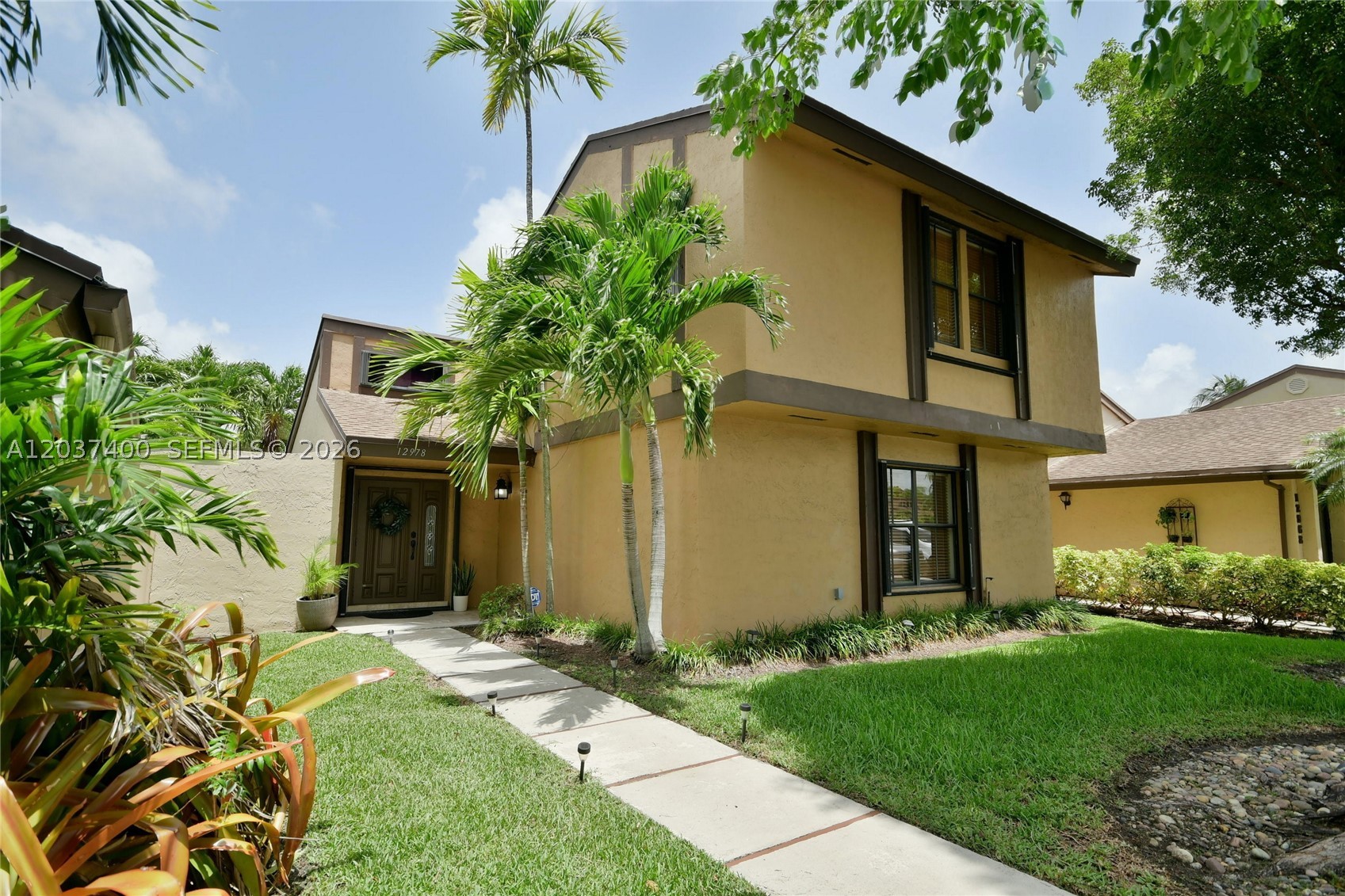 BRIAR LAKE - Residential