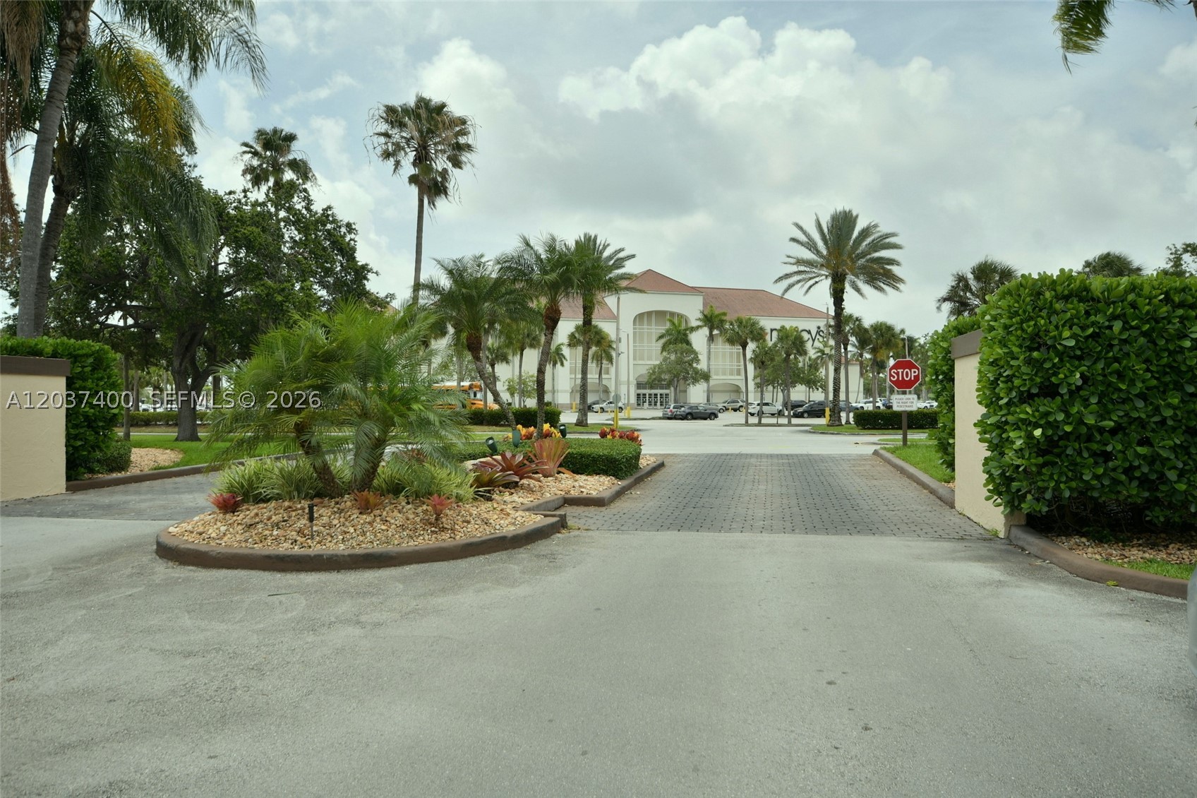 BRIAR LAKE - Residential