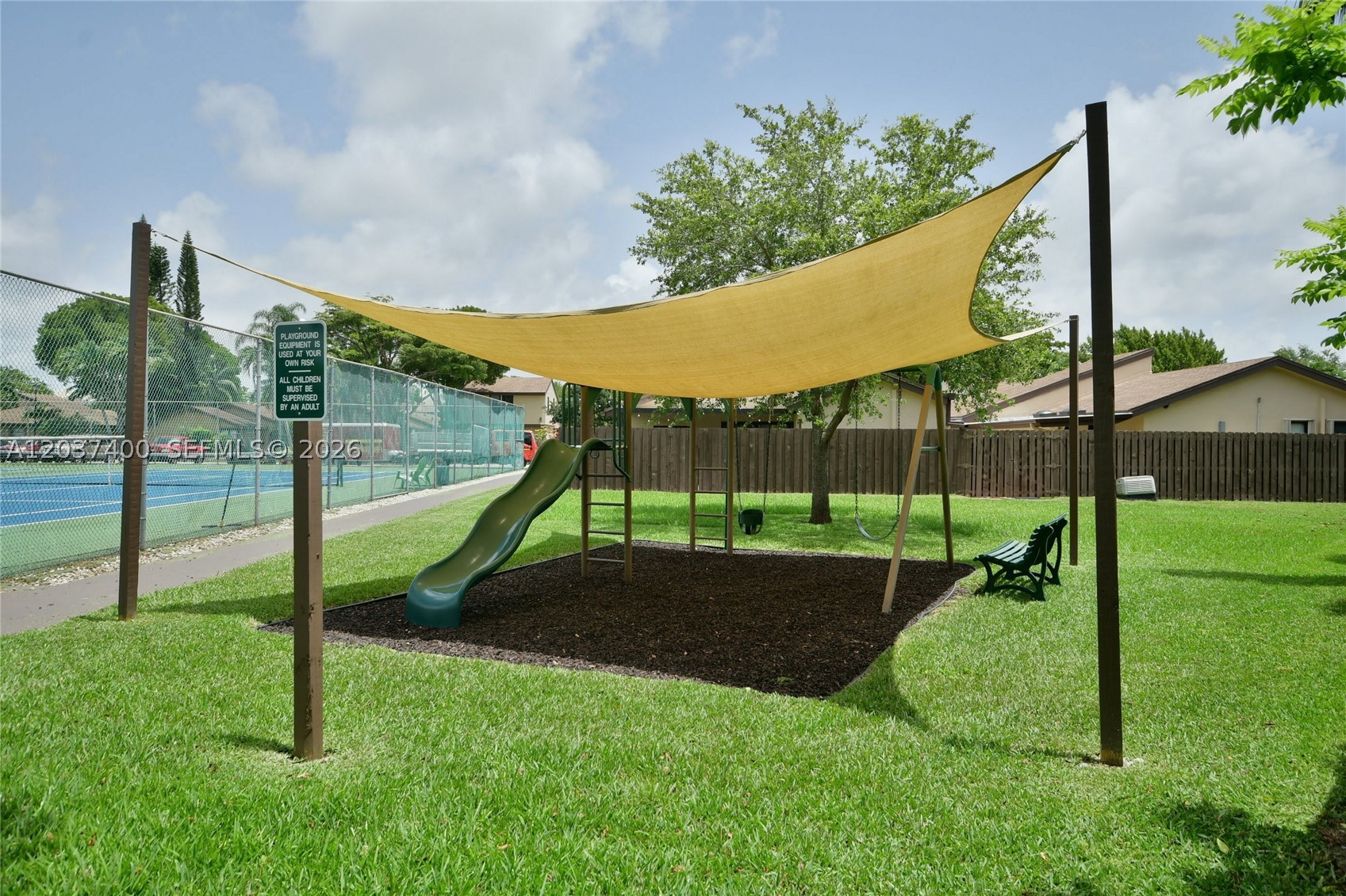 BRIAR LAKE - Residential