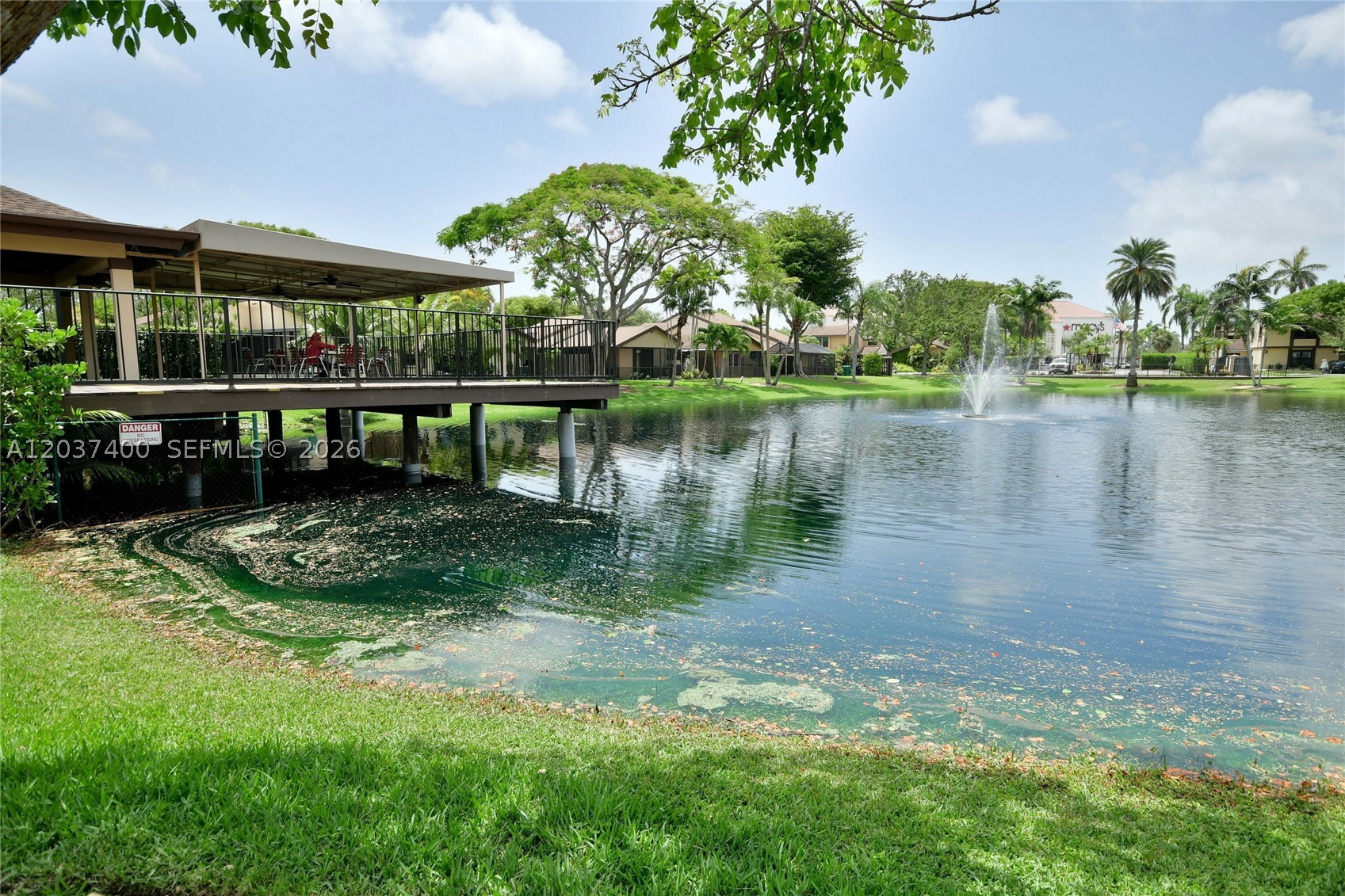 BRIAR LAKE - Residential