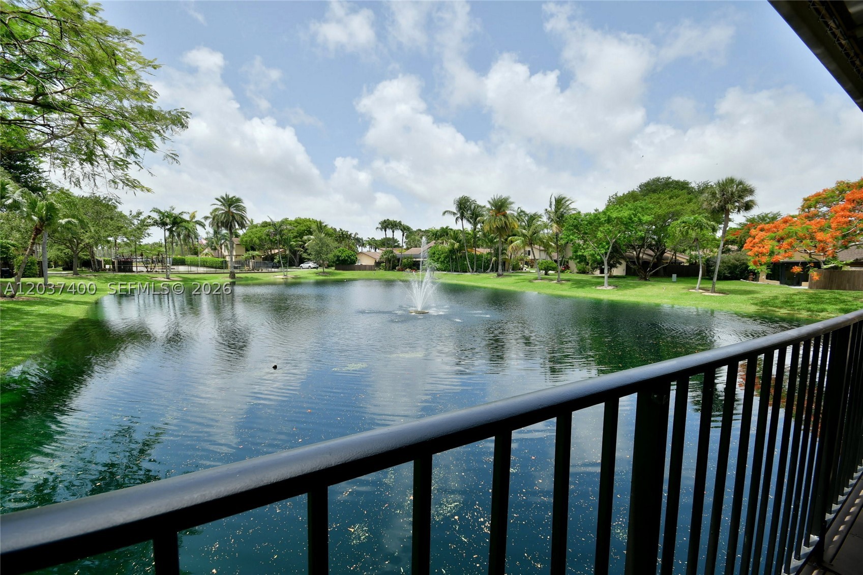 BRIAR LAKE - Residential