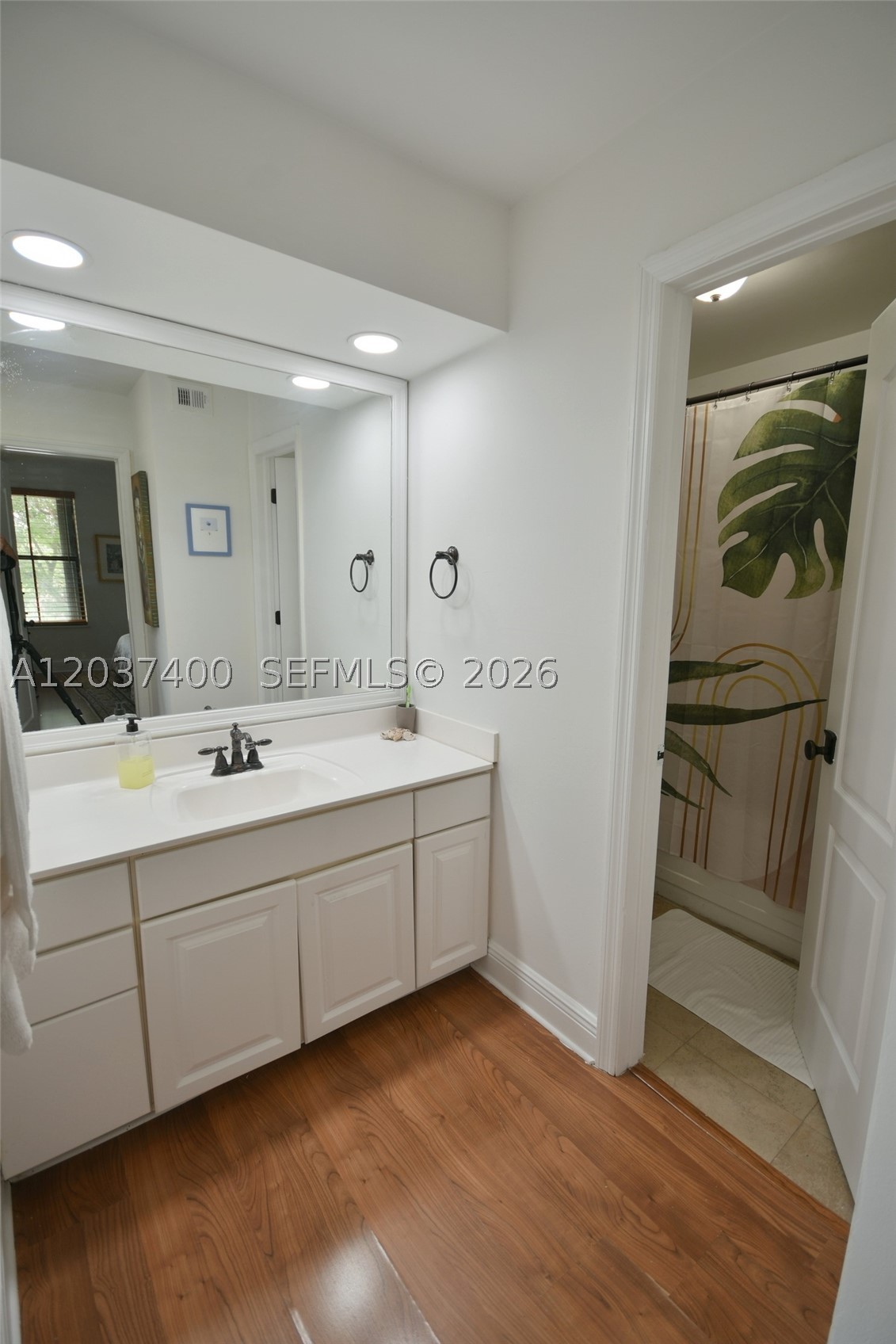 BRIAR LAKE - Residential