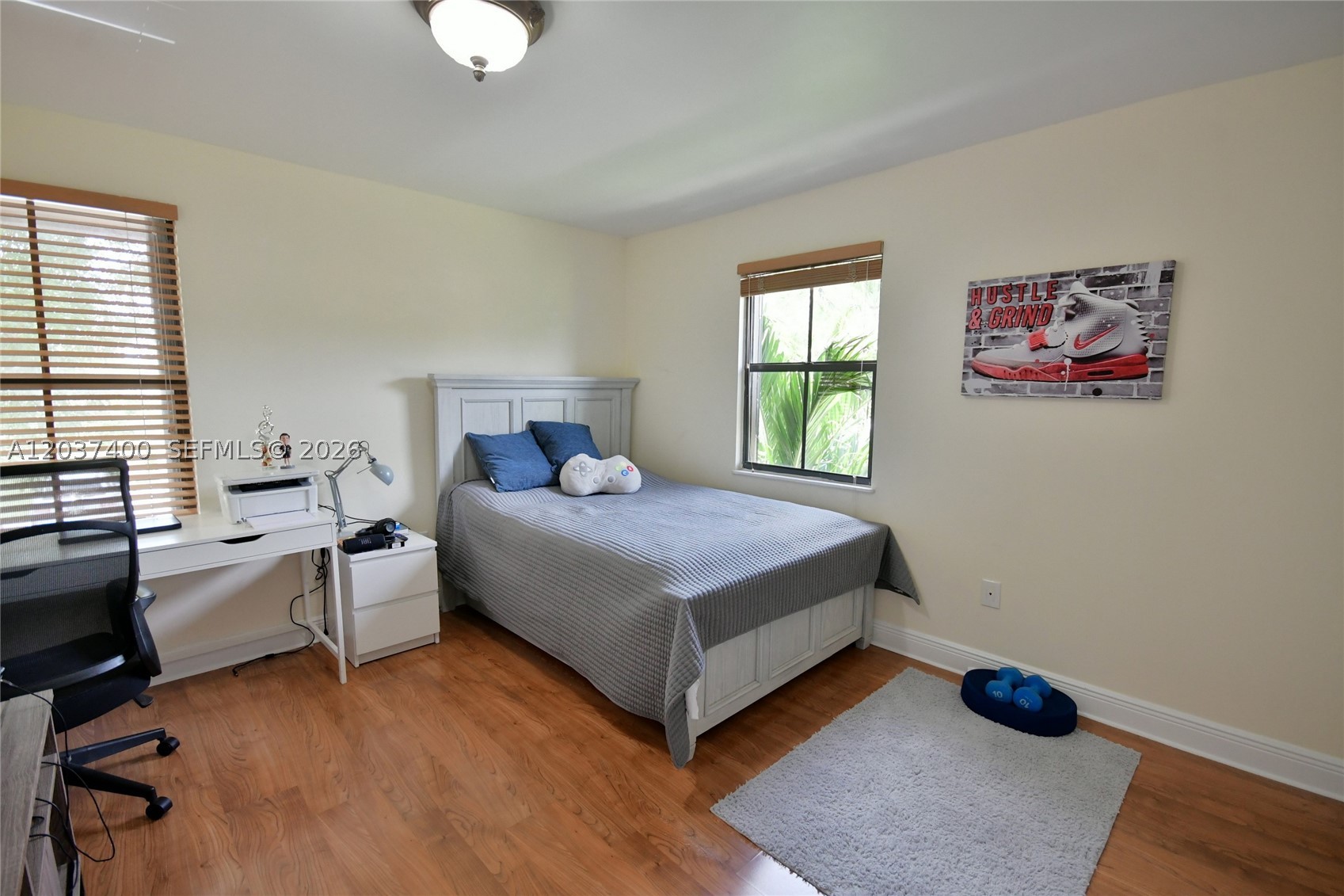 BRIAR LAKE - Residential