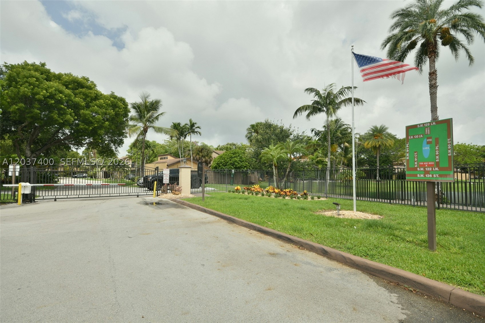 BRIAR LAKE - Residential