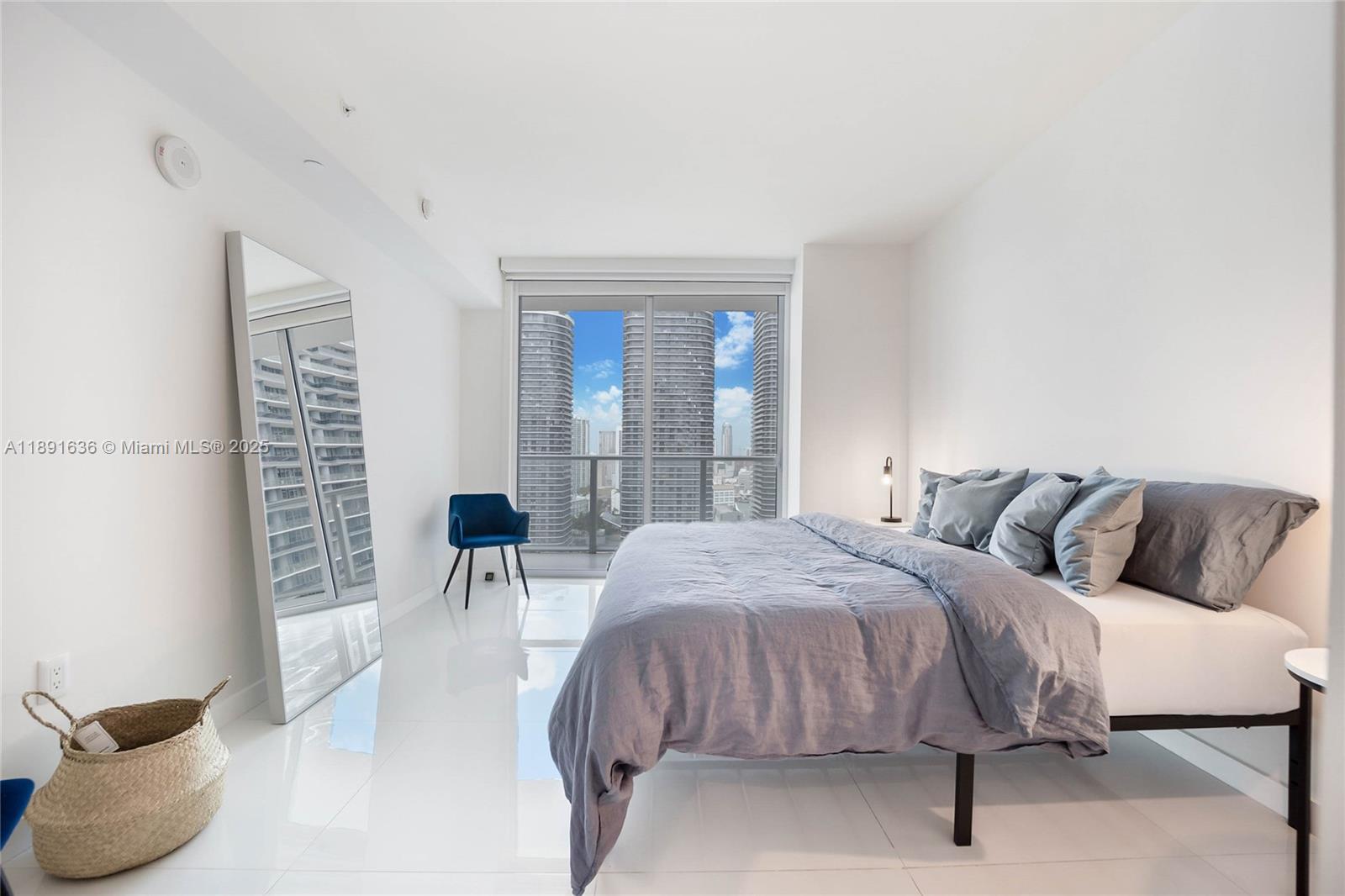 1100 MILLECENTO RESIDENCE - Residential Lease